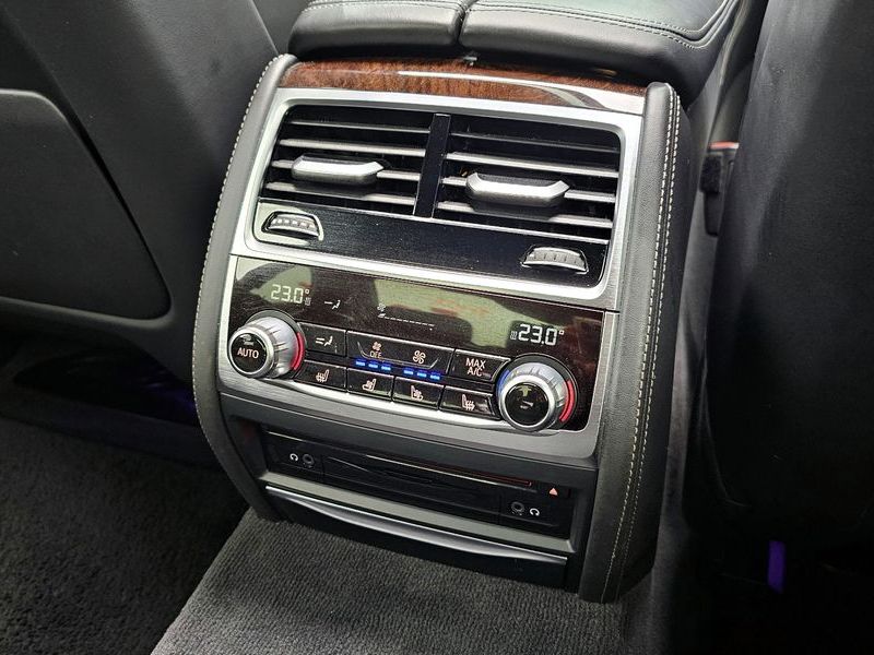 2016 BMW 7 Series 750Li xDrive photo 17