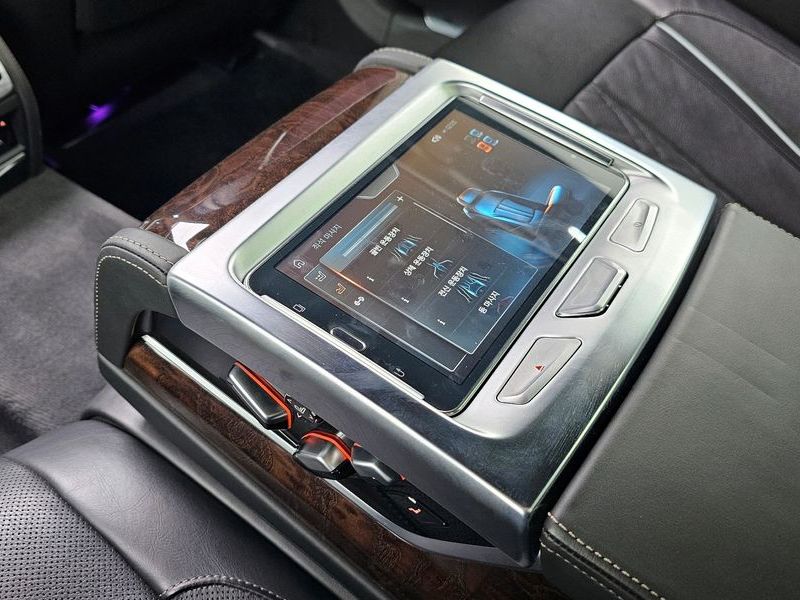 2016 BMW 7 Series 750Li xDrive photo 18