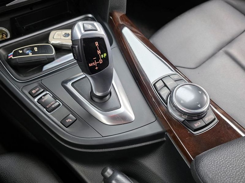 2014 BMW 3 Series 320d xDrive photo 9
