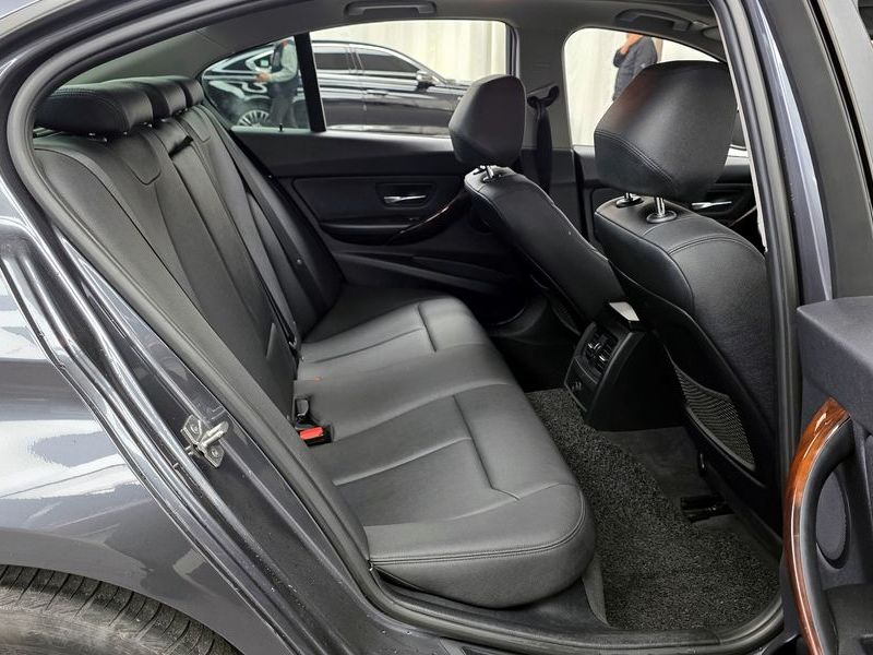 2014 BMW 3 Series 320d xDrive photo 12