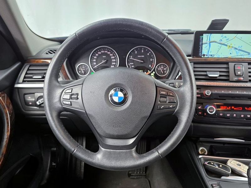 2014 BMW 3 Series 320d xDrive photo 13