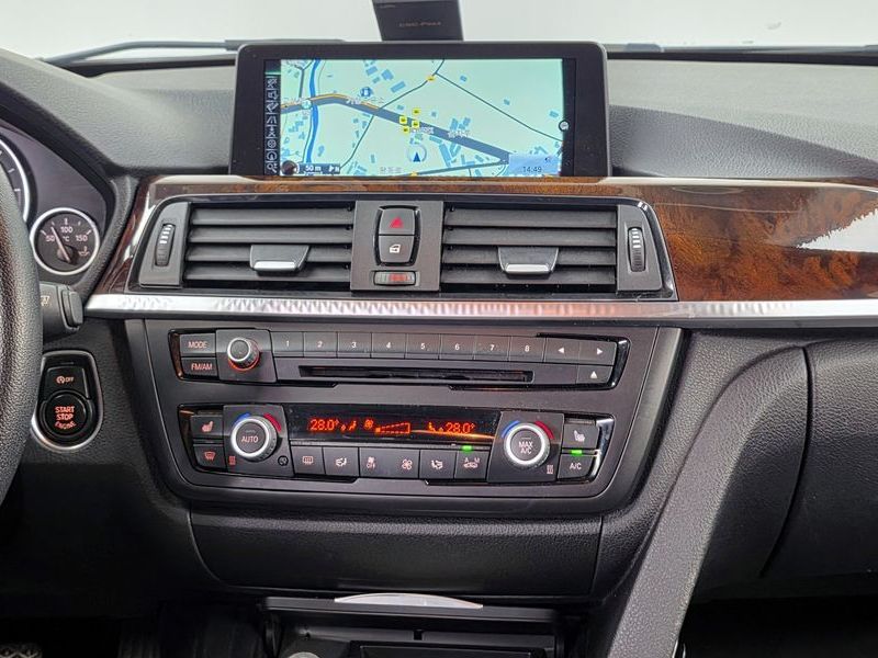 2014 BMW 3 Series 320d xDrive photo 14