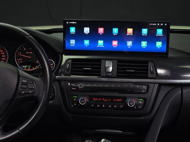 2013 BMW 3 Series 320d photo 14