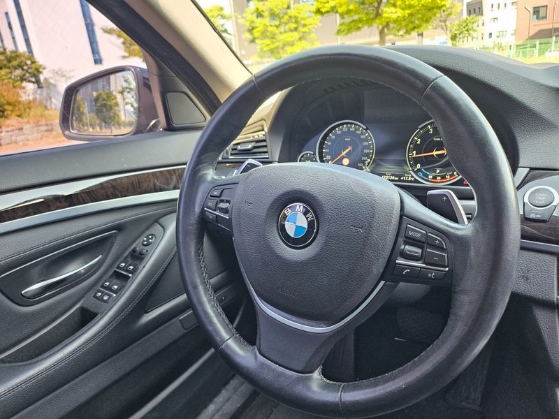 2015 BMW 5 Series 528i xDrive photo 18