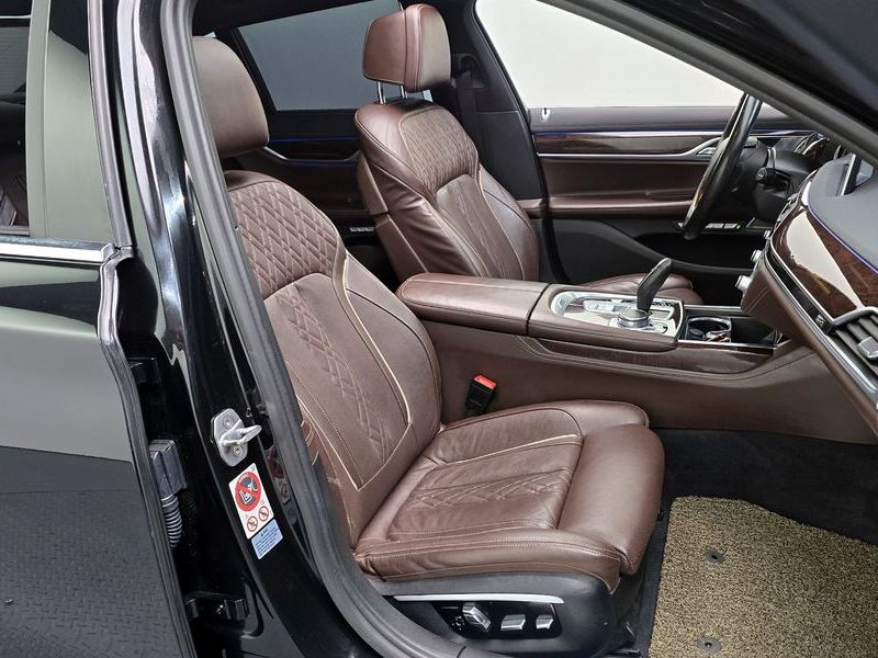 2016 BMW 7 Series 730d xDrive photo 12