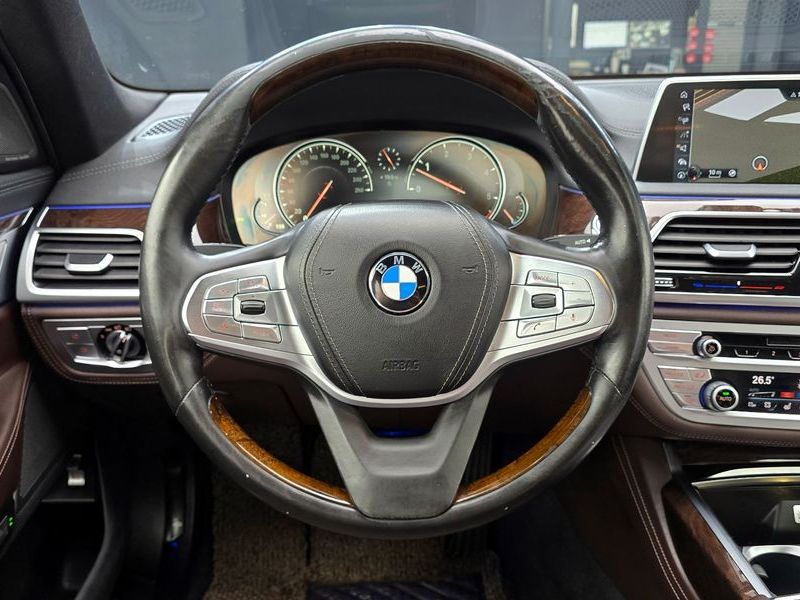 2016 BMW 7 Series 730d xDrive photo 13