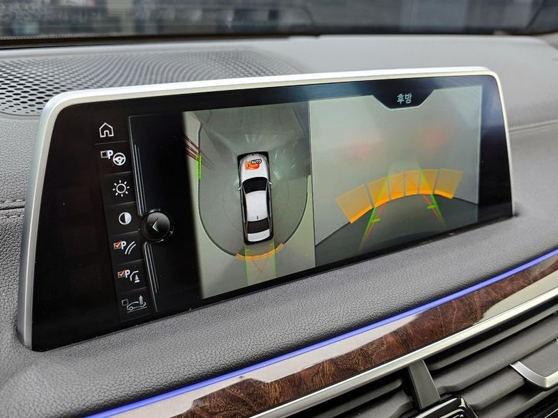 2016 BMW 7 Series 730d xDrive photo 15