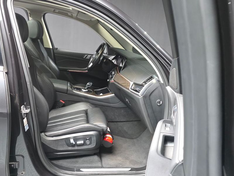 2022 BMW X5 xDrive 30d xLine photo 11
