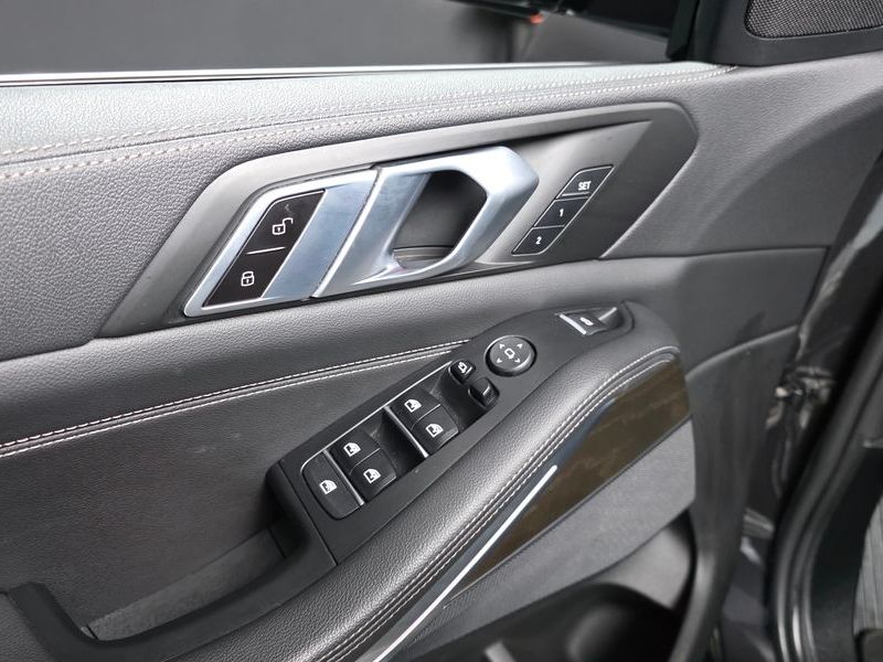 2022 BMW X5 xDrive 30d xLine photo 17