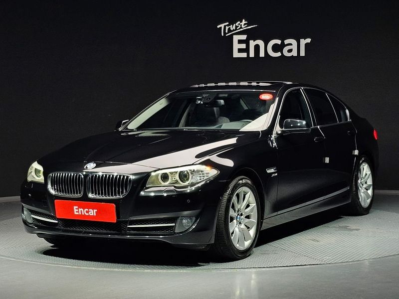 2012 BMW 5 Series 528i xDrive photo 1