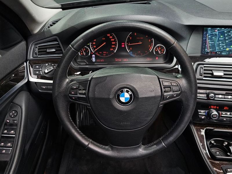 2012 BMW 5 Series 528i xDrive photo 13