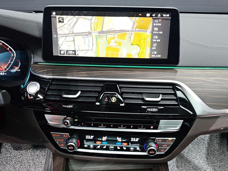 2023 BMW 6 Series 630i xDrive Luxury photo 15