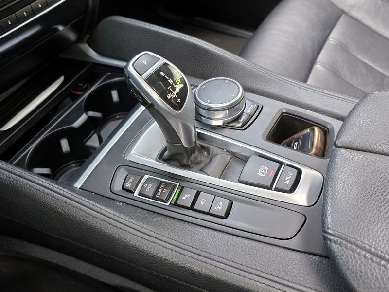 2017 BMW X6 xDrive 30d photo 9