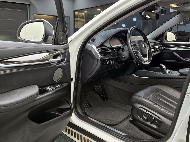 2017 BMW X6 xDrive 30d photo 11