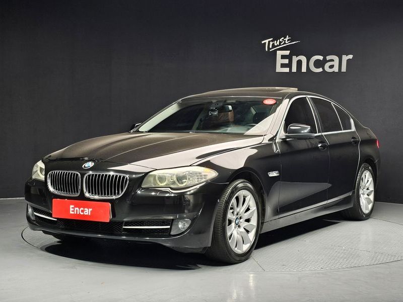 2012 BMW 5 Series 528i photo 1