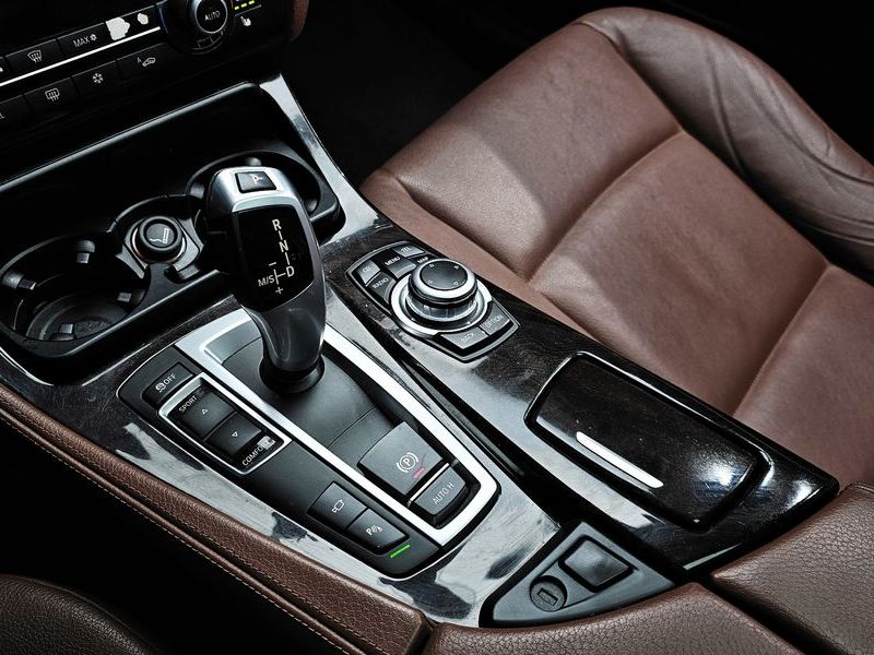 2012 BMW 5 Series 528i photo 9