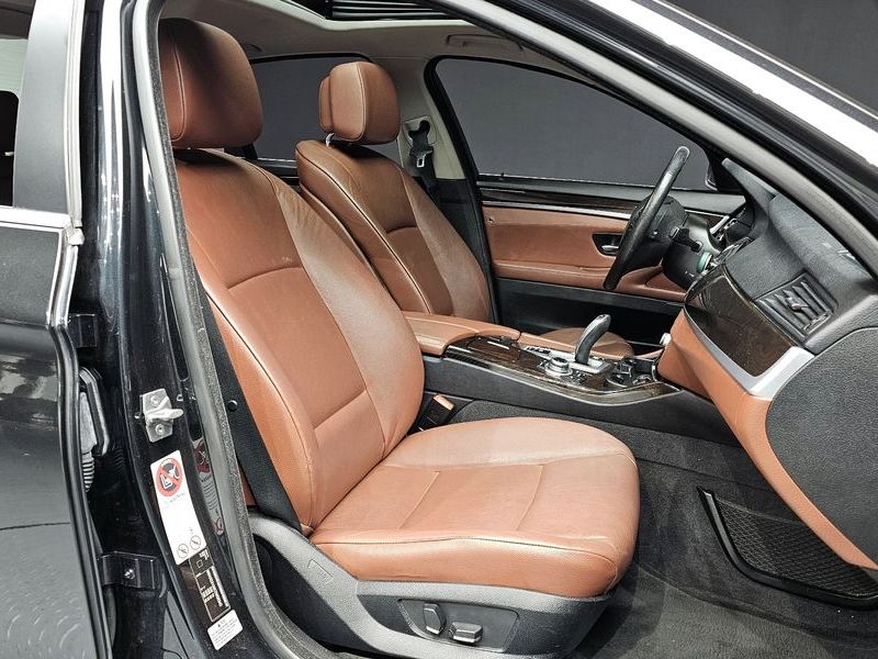 2012 BMW 5 Series 528i photo 10
