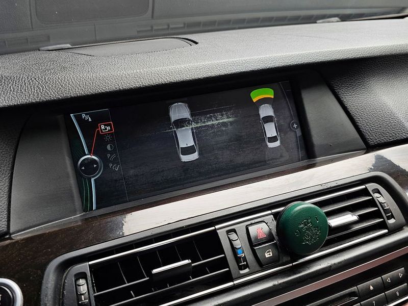 2012 BMW 5 Series 528i photo 17