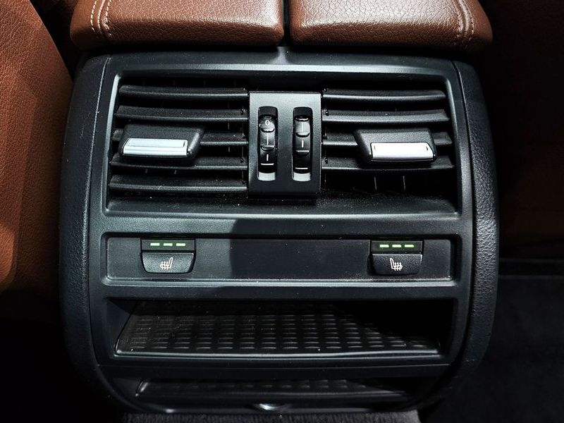 2012 BMW 5 Series 528i photo 19