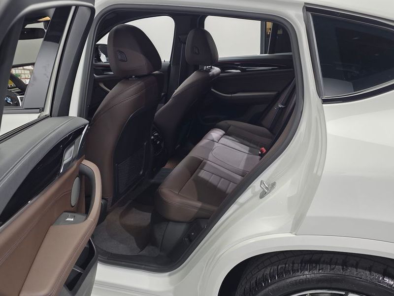 2025 BMW X4 xDrive M40i photo 11