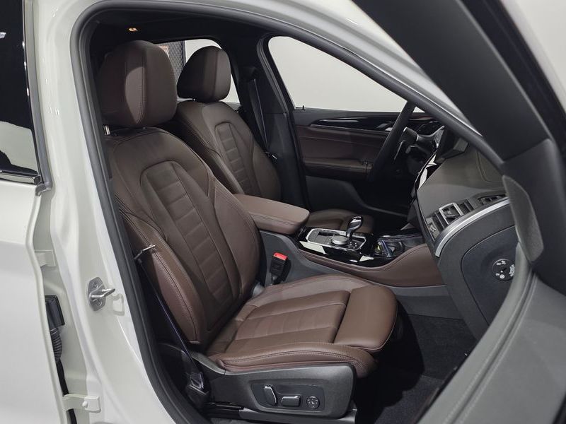2025 BMW X4 xDrive M40i photo 12