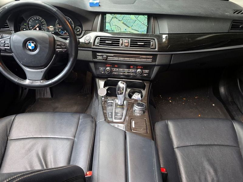 2014 BMW 5 Series 520d xDrive Luxury photo 7