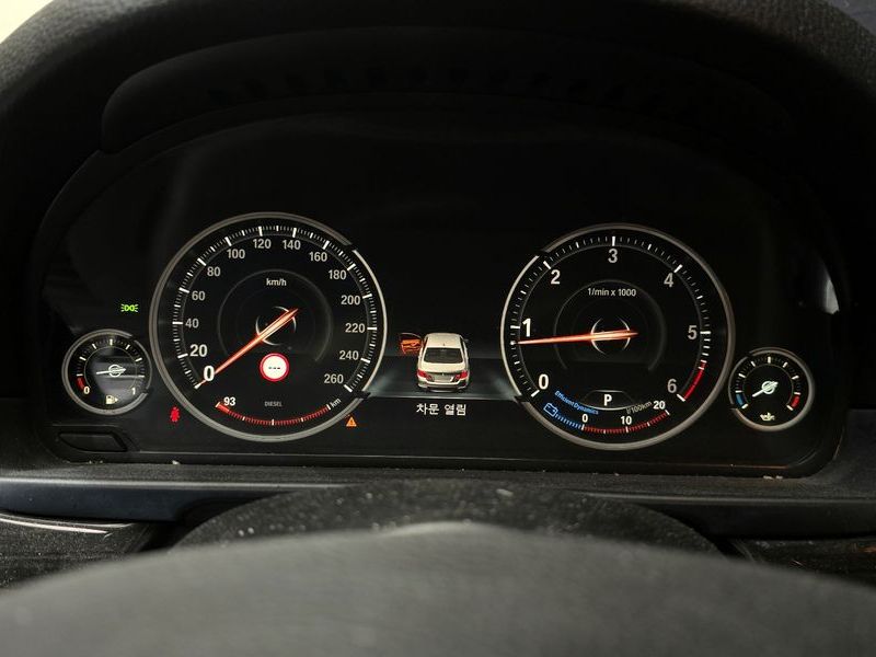 2014 BMW 5 Series 520d xDrive Luxury photo 8