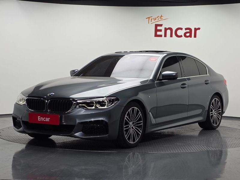 2019 BMW 5 Series 530i M Sport Package Plus photo 1