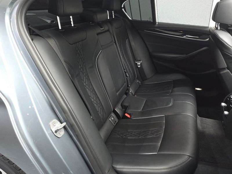 2019 BMW 5 Series 530i M Sport Package Plus photo 11