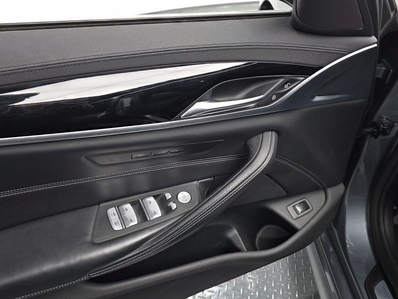 2019 BMW 5 Series 530i M Sport Package Plus photo 27