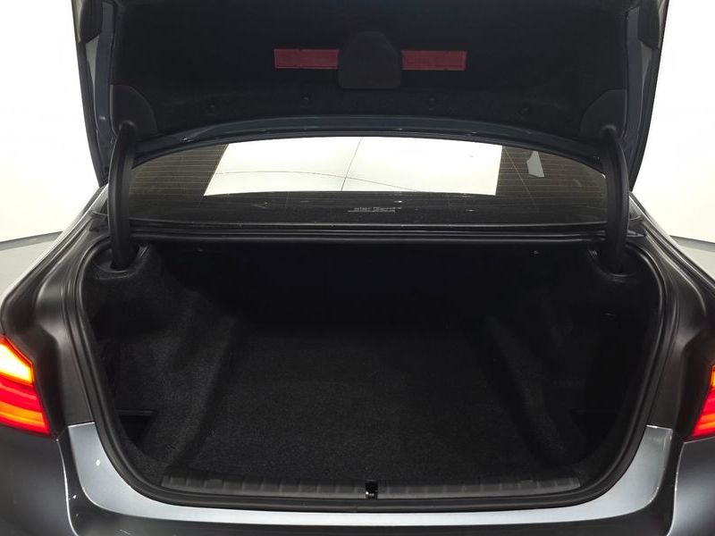 2019 BMW 5 Series 530i M Sport Package Plus photo 30