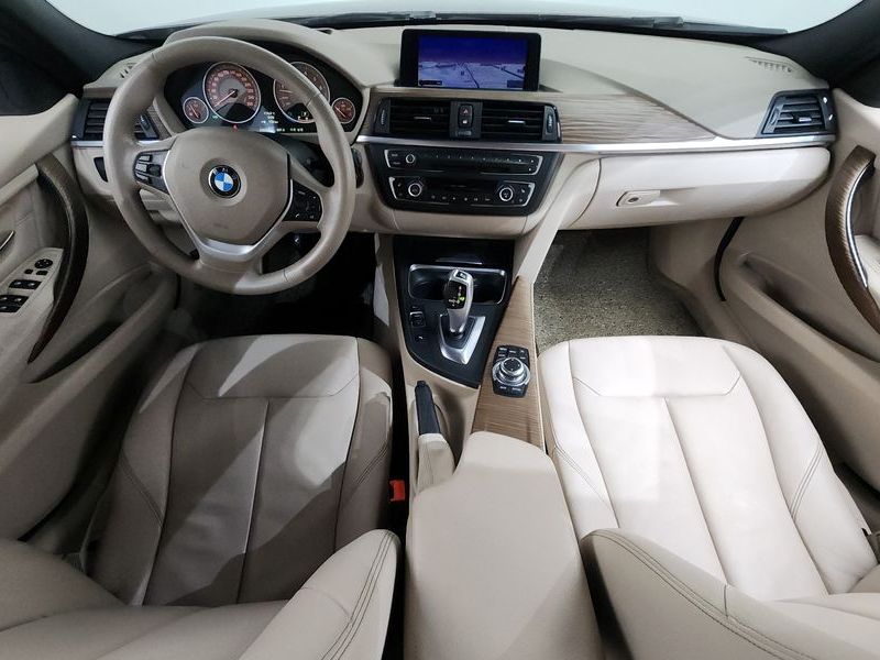 2012 BMW 3 Series 320i Modern photo 7