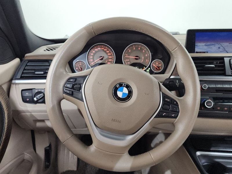 2012 BMW 3 Series 320i Modern photo 13