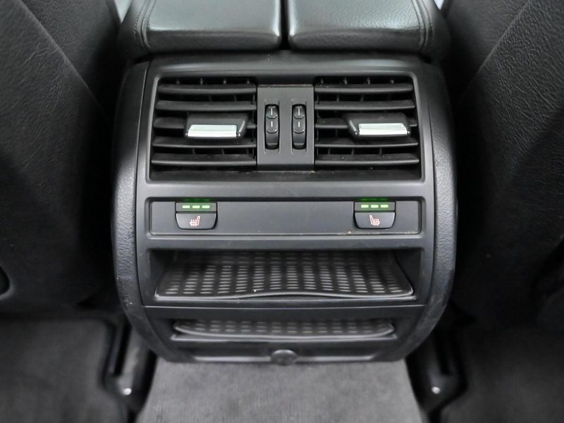 2014 BMW 5 Series 520d photo 16