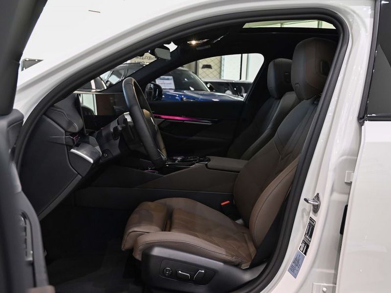 2026 BMW 5 Series 520i M Sport photo 10