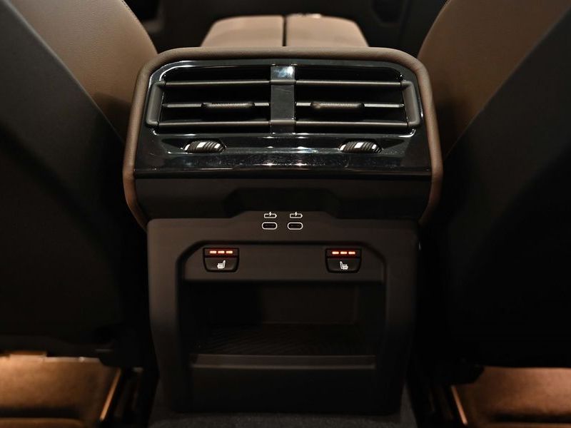 2026 BMW 5 Series 520i M Sport photo 14