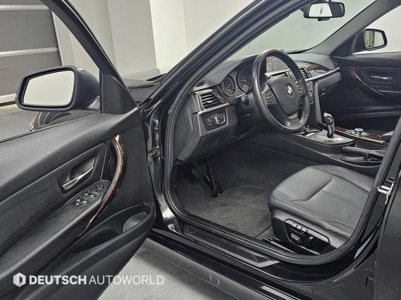 2012 BMW 3 Series 320d photo 11