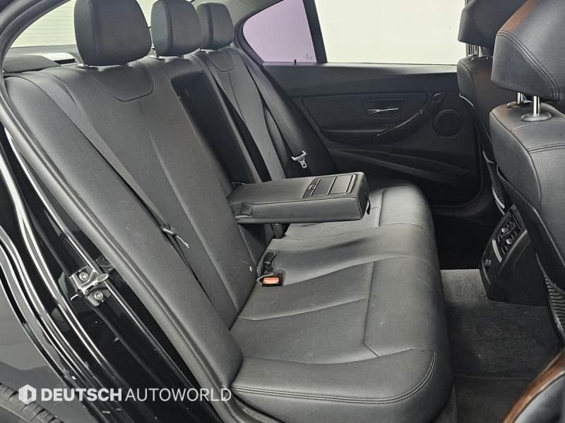 2012 BMW 3 Series 320d photo 12