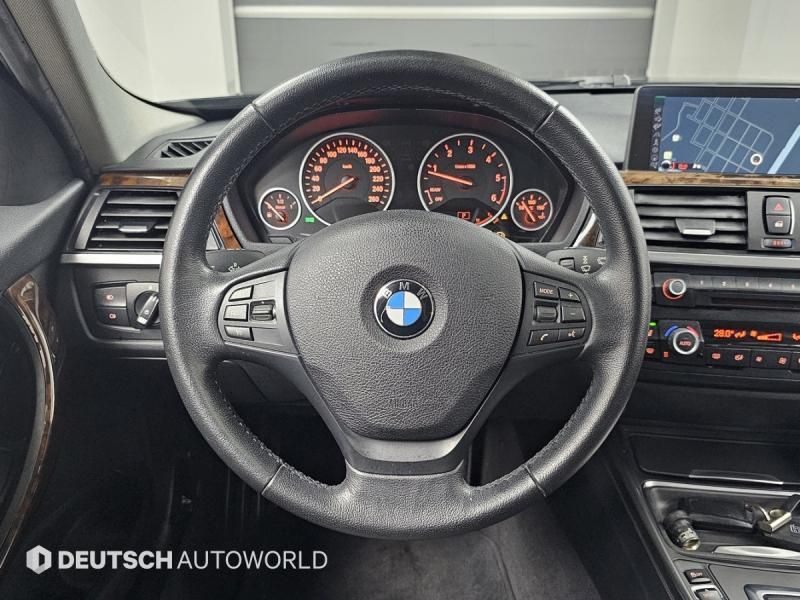 2012 BMW 3 Series 320d photo 13