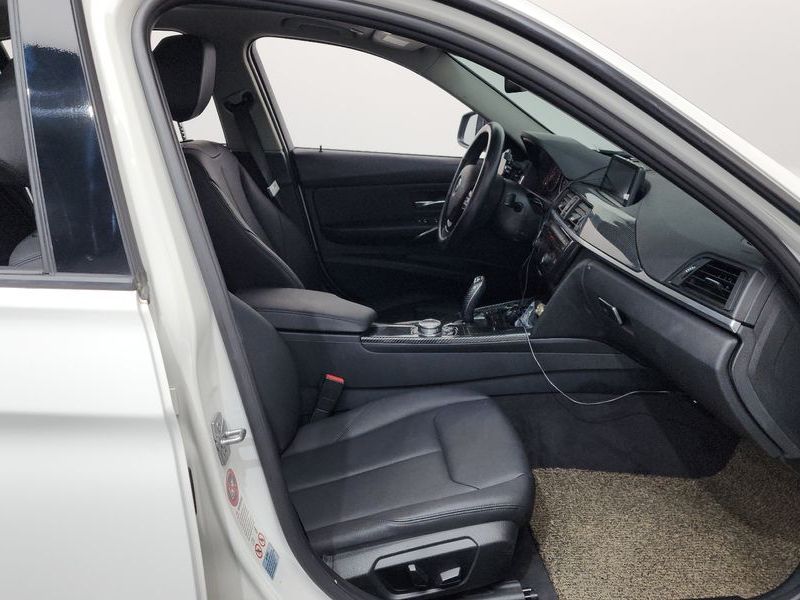 2014 BMW 3 Series 320d photo 11