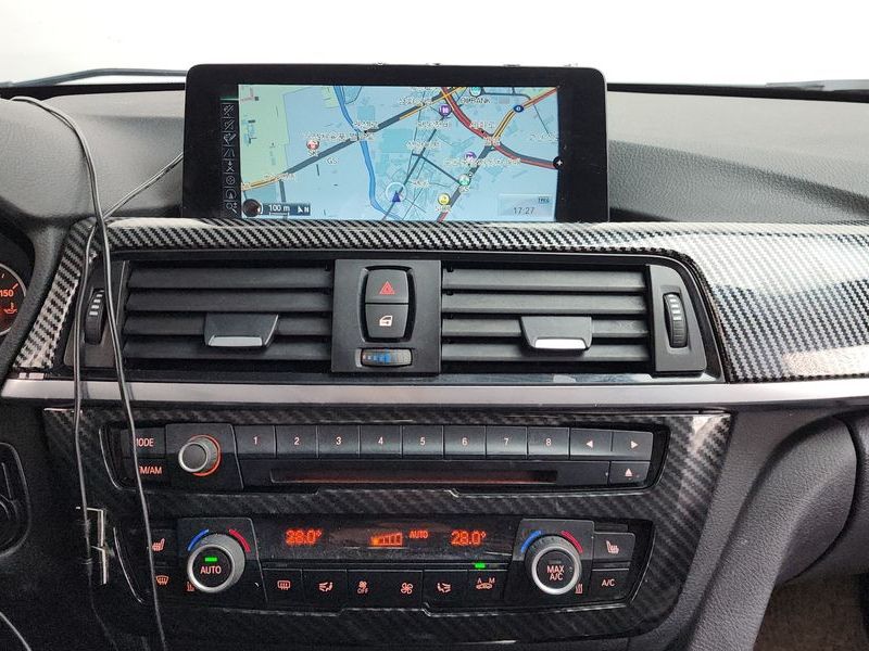 2014 BMW 3 Series 320d photo 16