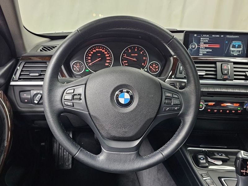 2015 BMW 3 Series 320d photo 12