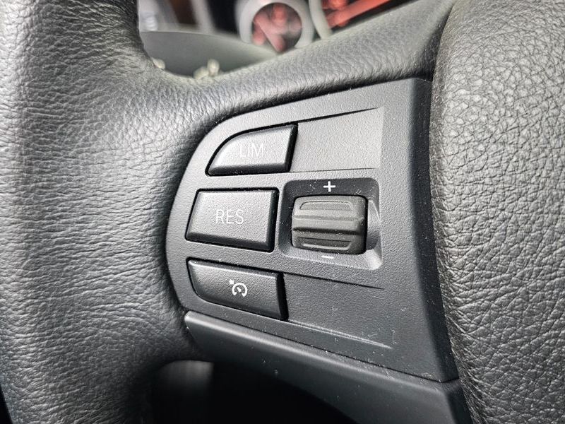 2015 BMW 3 Series 320d photo 16