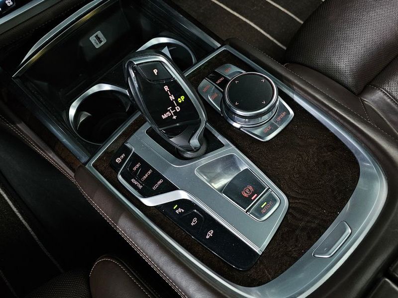 2016 BMW 7 Series 730Ld xDrive photo 9