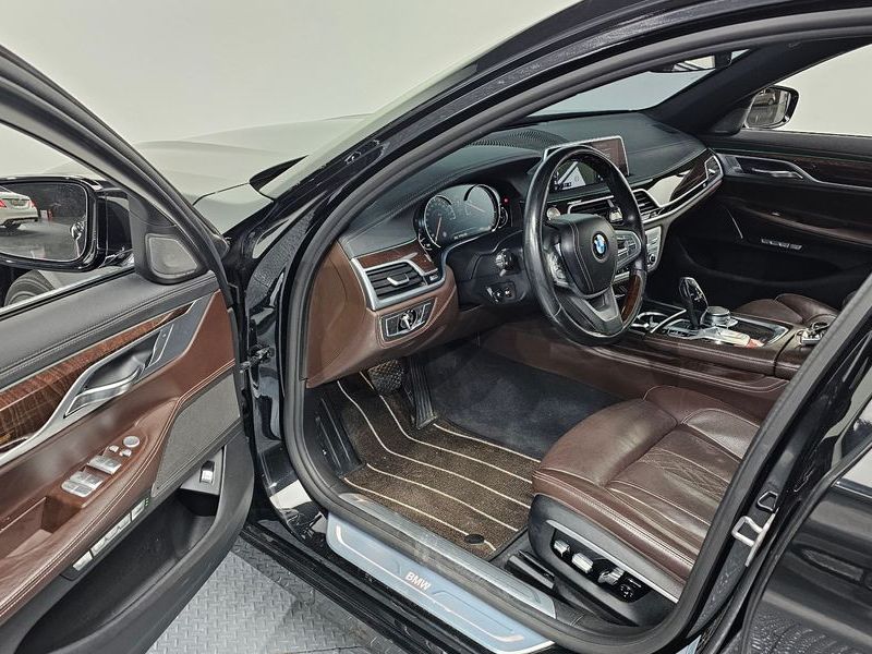 2016 BMW 7 Series 730Ld xDrive photo 10