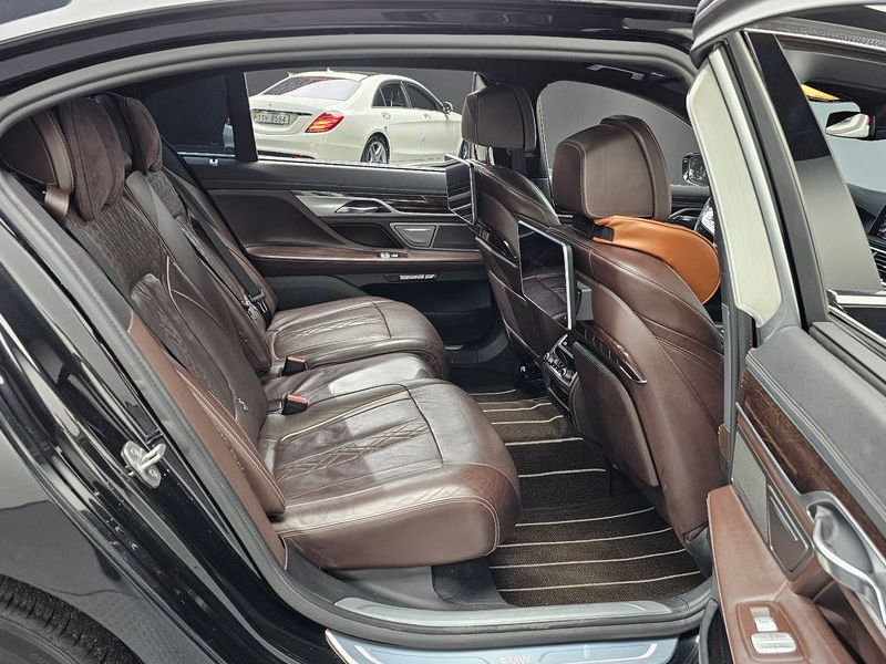 2016 BMW 7 Series 730Ld xDrive photo 11