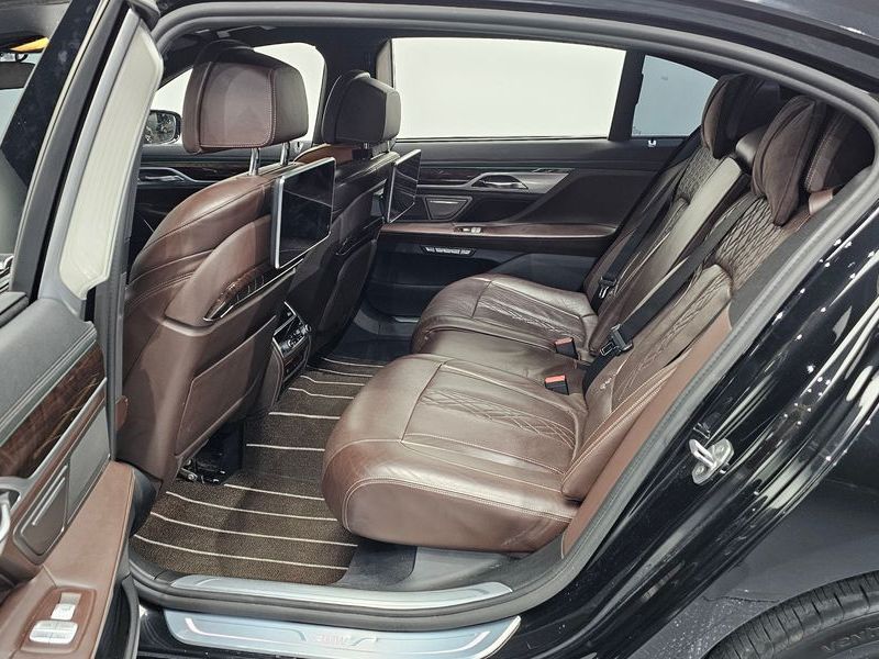 2016 BMW 7 Series 730Ld xDrive photo 12