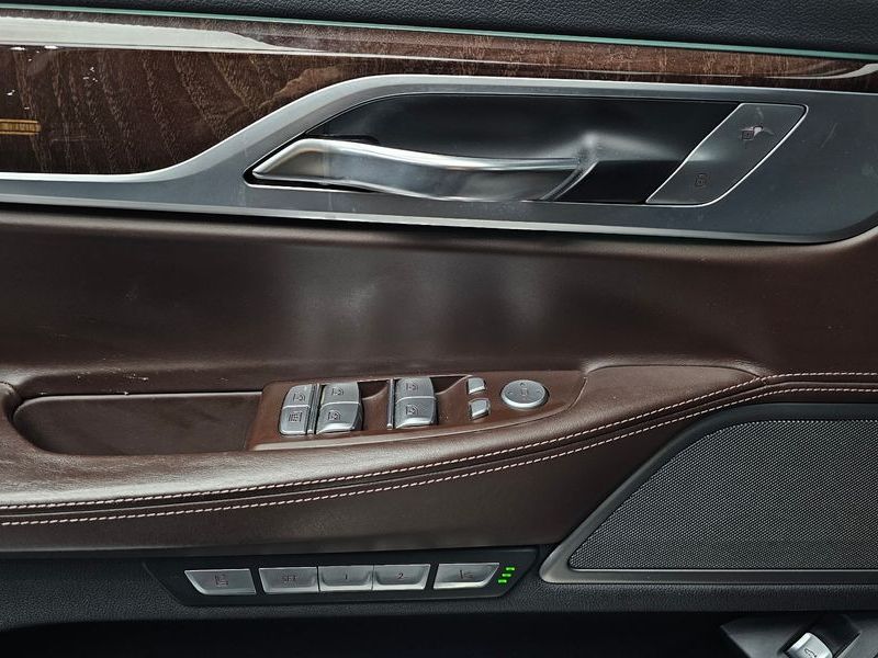 2016 BMW 7 Series 730Ld xDrive photo 13