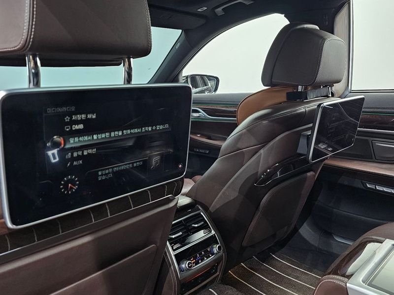 2016 BMW 7 Series 730Ld xDrive photo 19