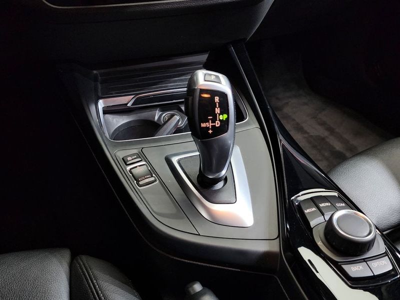 2018 BMW 1 Series 118d Sport 5Door photo 9